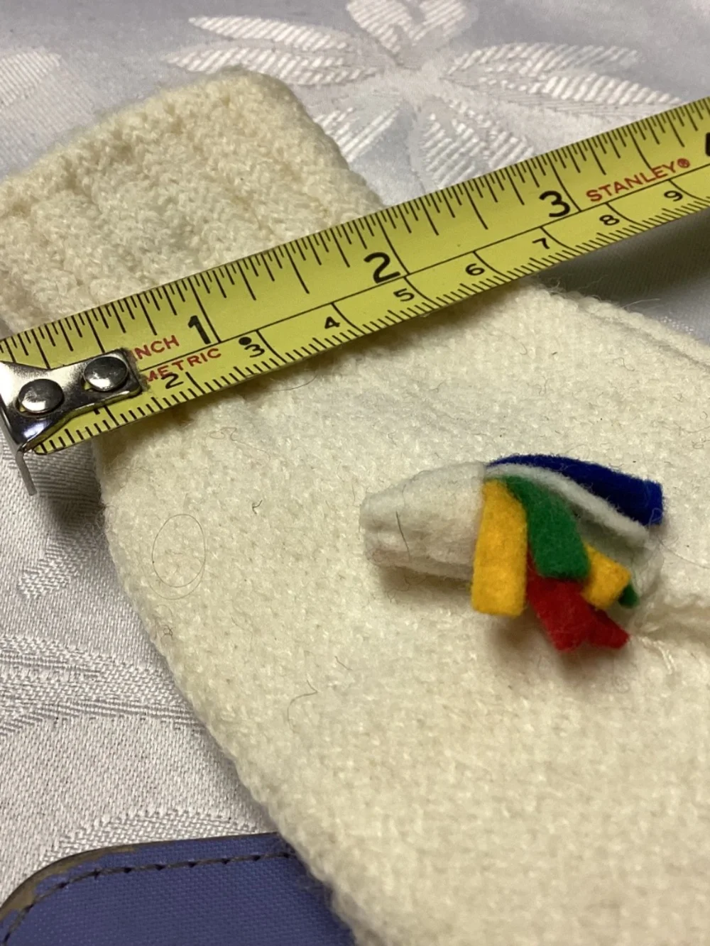 Children’s vintage wool gloves, little girls with tassels